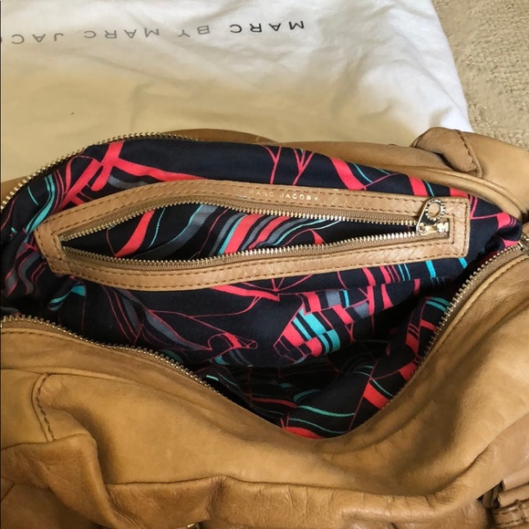 Classic Q Baby Groove Satchel - Picture 4 of 9